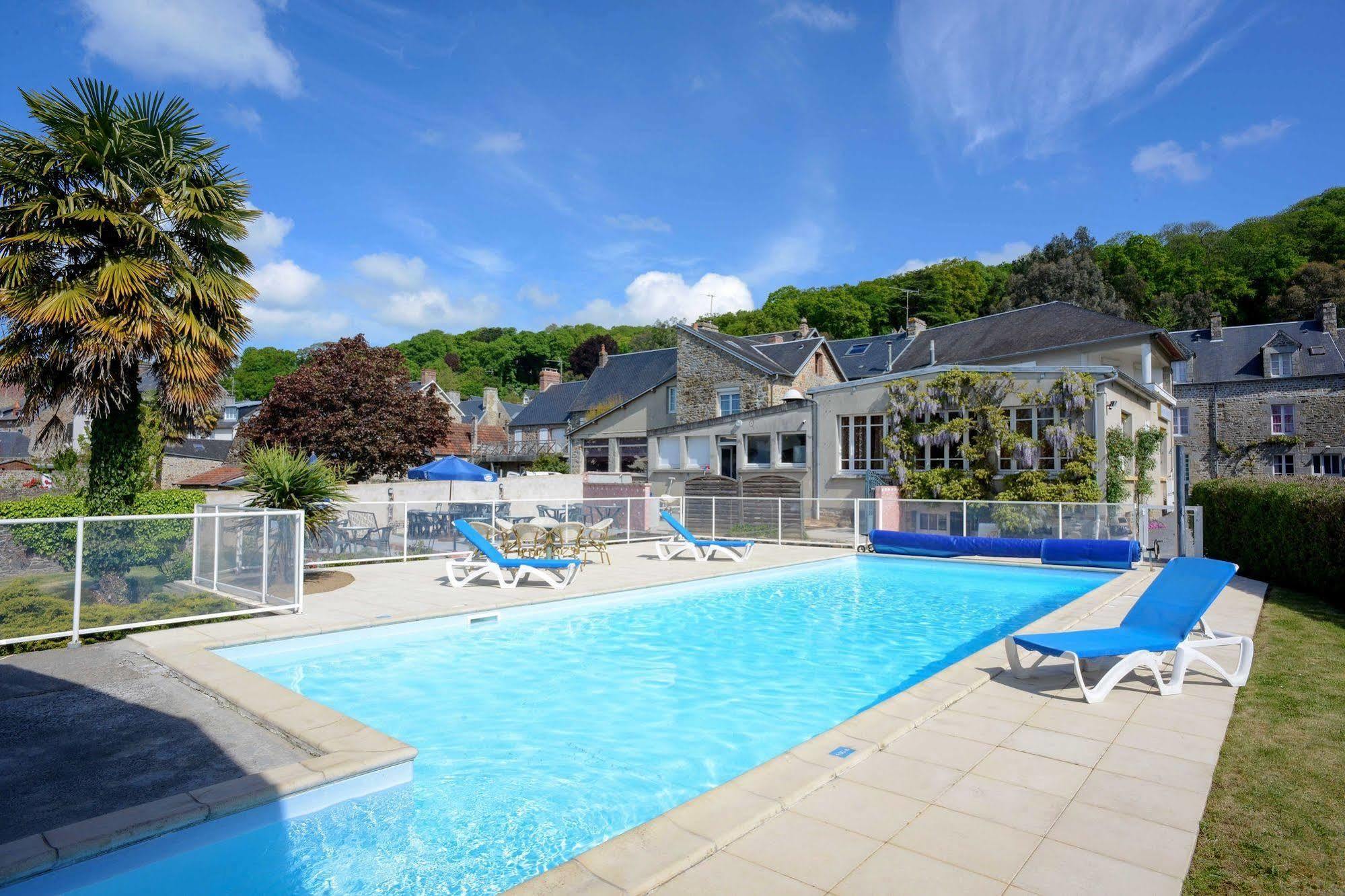 Hotel Des Bains Saint-Jean-le-Thomas Exteriér fotografie